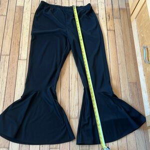 SLINKY 🖤 brand wide bottom leg leggins